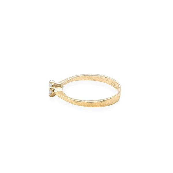 Gold Ring with Zircons