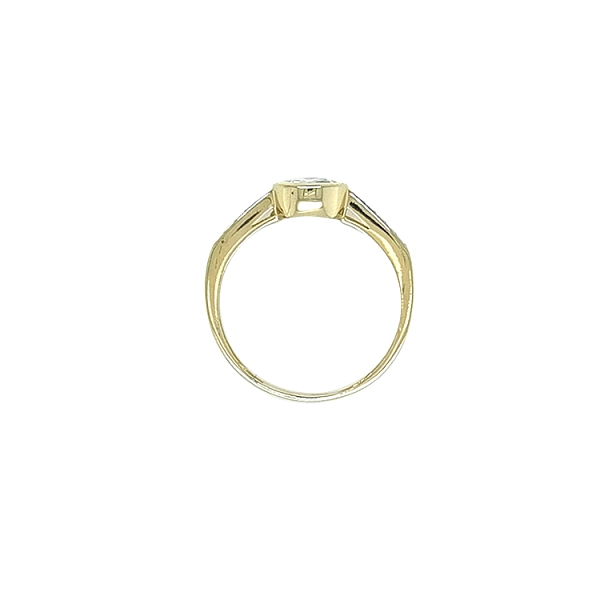 Gold Engagement Ring with Zircones