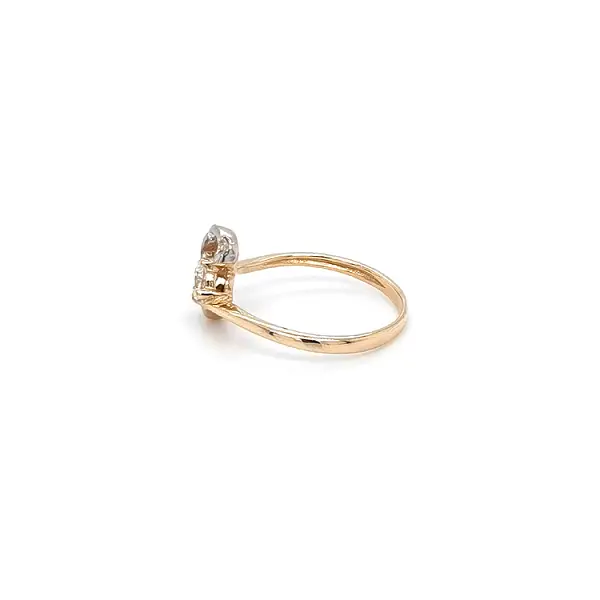 Gold Ring with Zircons