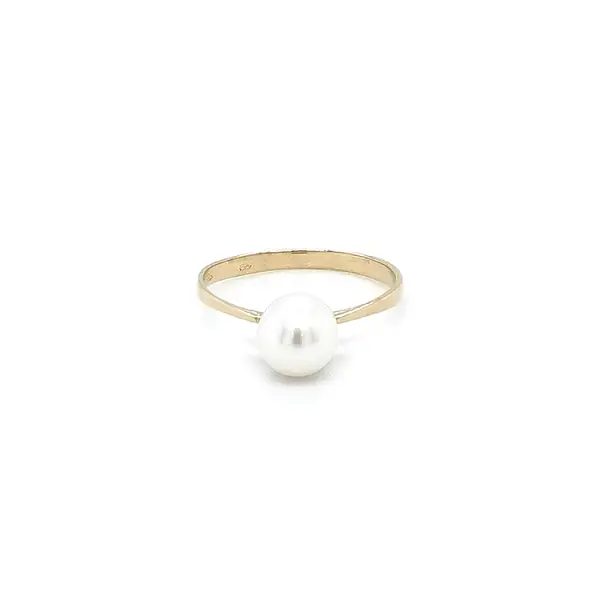 Gold Ring with Pearl