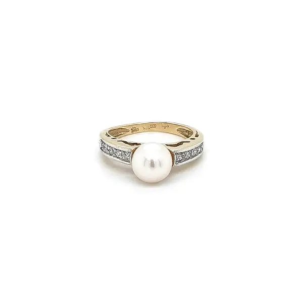 Ring with Pearl of Combination Gold