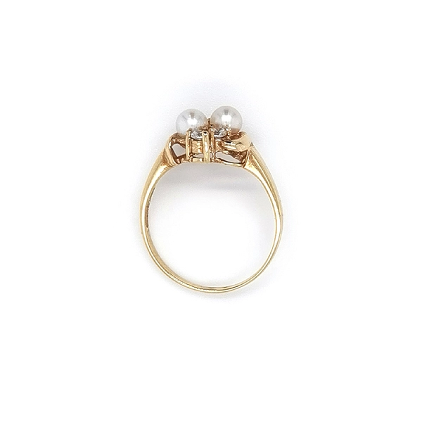 Gold Ring with Pearls and Zircons