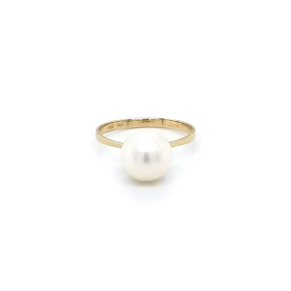 Gold Ring with Pearl
