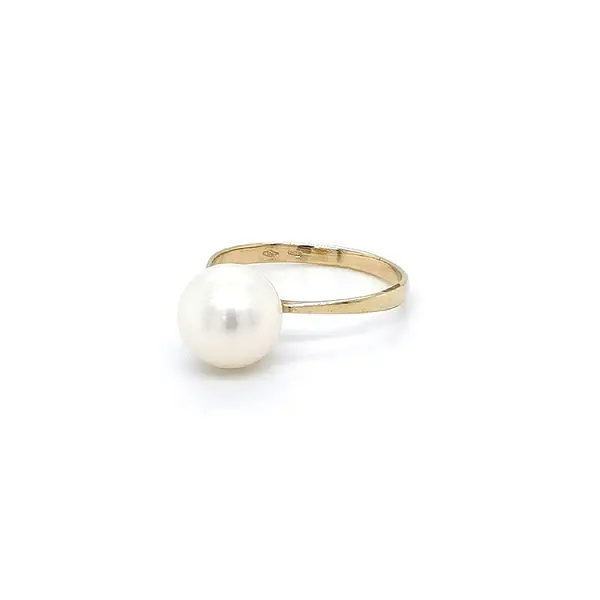 Gold Ring with Pearl