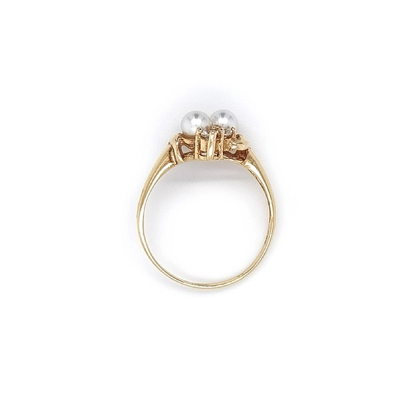 Gold Ring with Pearls and Zircons