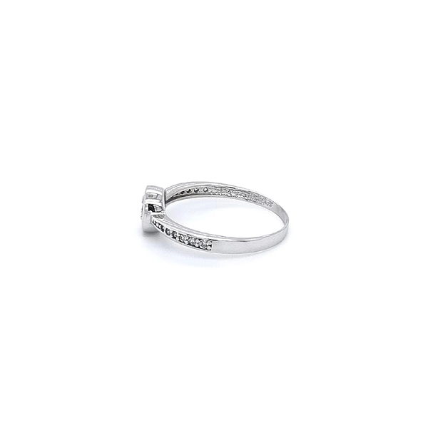 Engagement Ring with Zircons