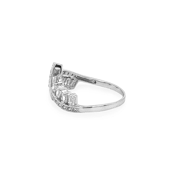 Gold Ring with Zircons