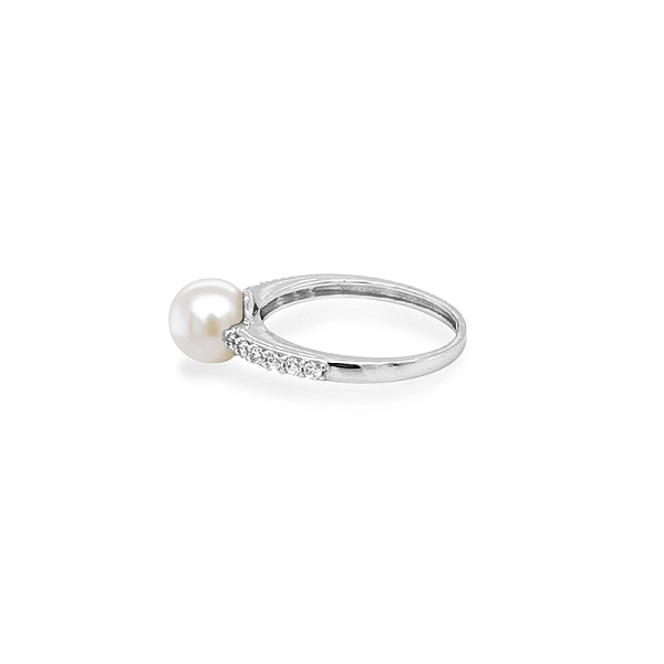 Gold Ring with Pearl and Zircones
