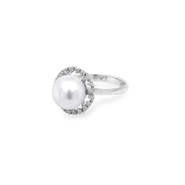 Gold Ring with Pearl and Zircones
