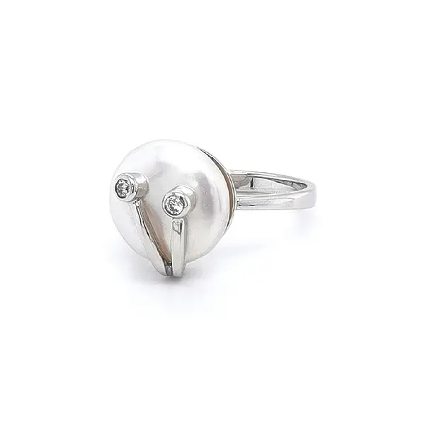 Ring with White Gold Pearl