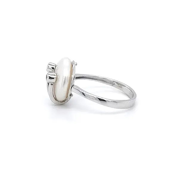 Ring with White Gold Pearl
