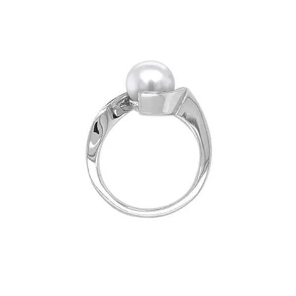 Gold Ring with Pearl