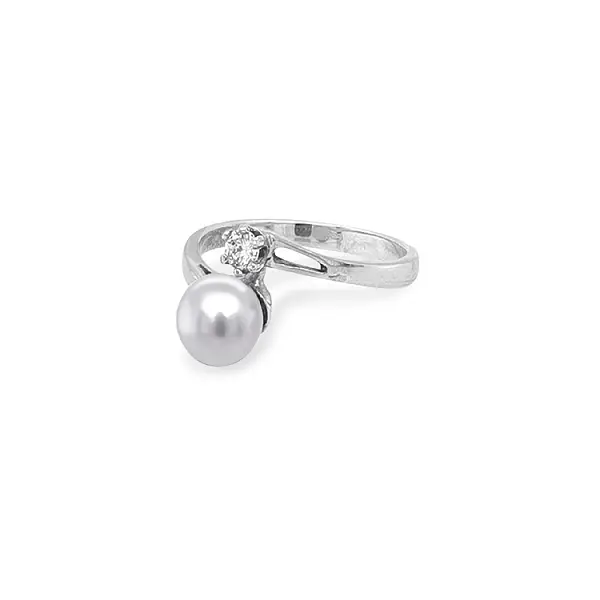 Gold Ring with Pearl