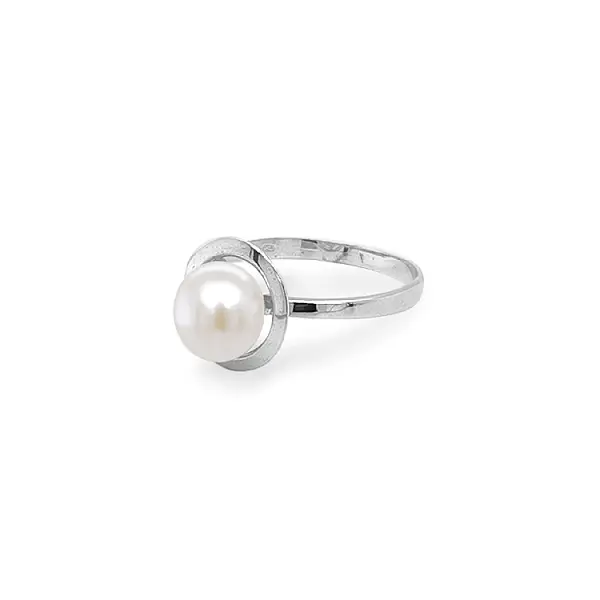 Gold Ring with Pearl
