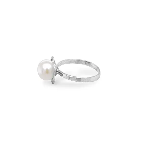 Gold Ring with Pearl