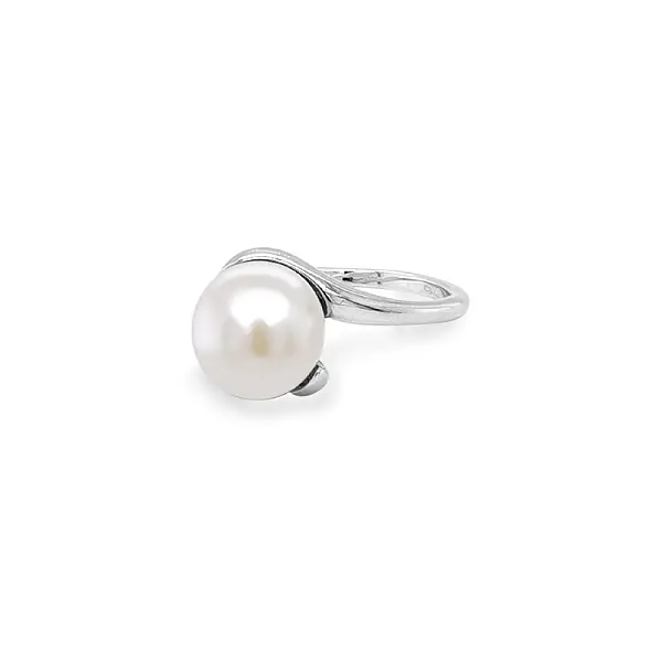 Gold Ring with Pearl and Zircones