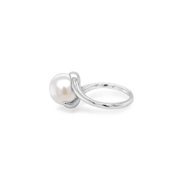 Gold Ring with Pearl and Zircones