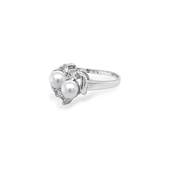 Gold Ring with Pearl and Zircones