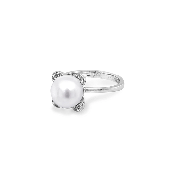 Gold Ring with Pearl and Zircones