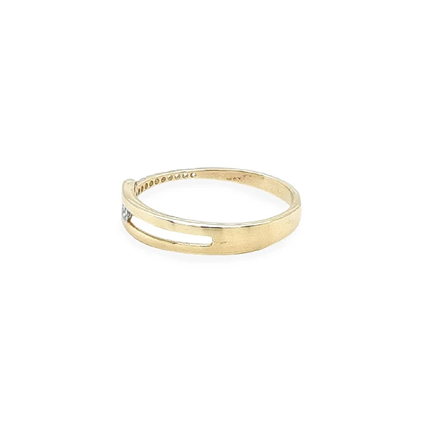 Gold Ring with Zircons