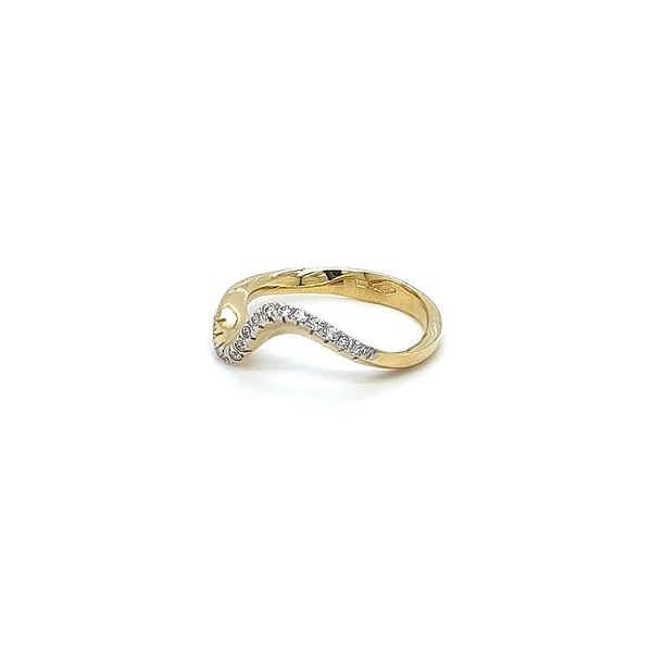 Gold Ring with Zircons