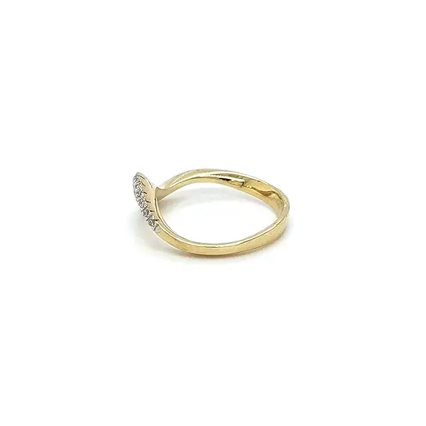 Gold Ring with Zircons