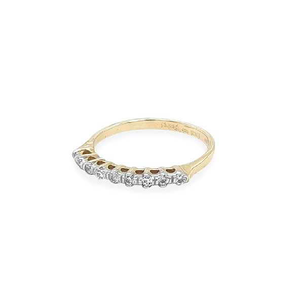Gold Ring with Zircons