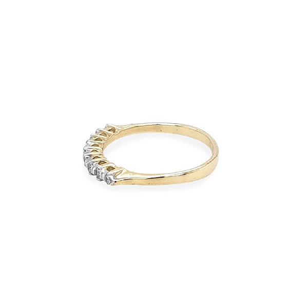 Gold Ring with Zircons