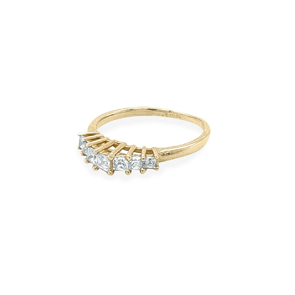 Gold Ring with Zircons