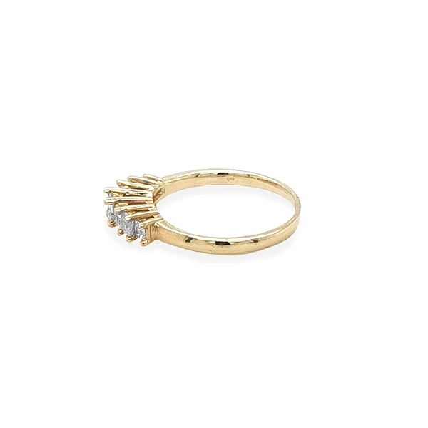 Gold Ring with Zircons