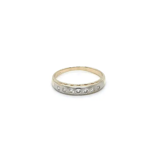 Ring with Zirconias in Gold Combination
