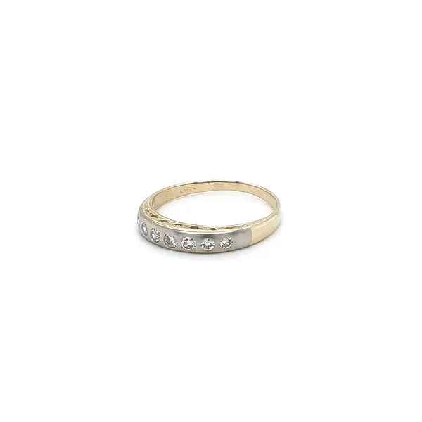 Ring with Zirconias in Gold Combination