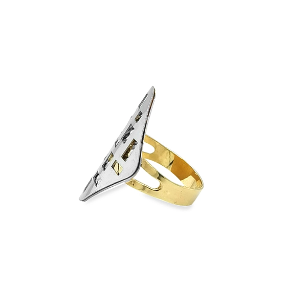 Gold ring made of combined gold