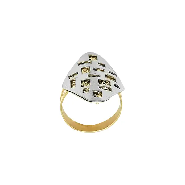 Gold ring made of combined gold