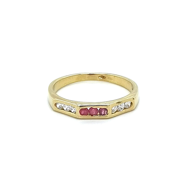 Gold Ring with Zircons