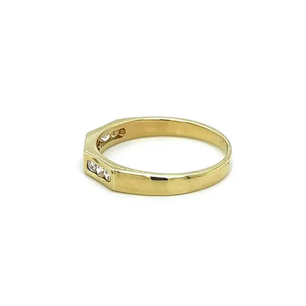 Gold Ring with Zircons