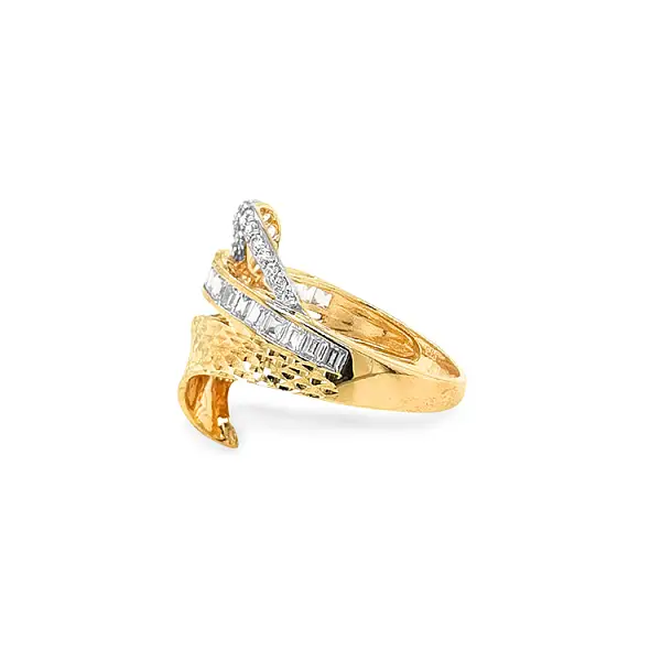 Gold Ring with Zircons