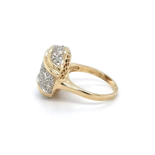 Gold Ring with Zircons