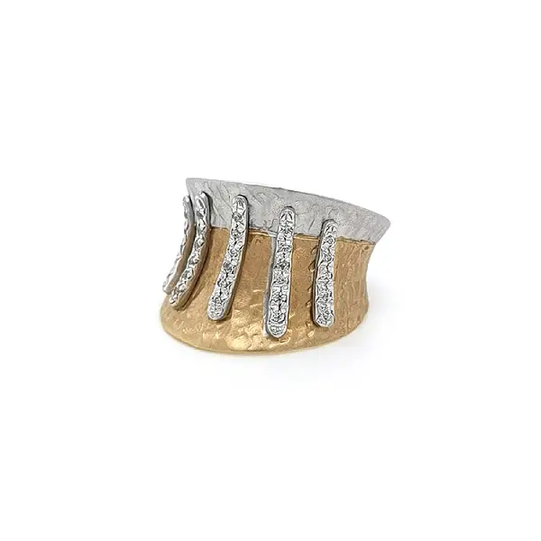 Ring with Zirconias in Gold Combination