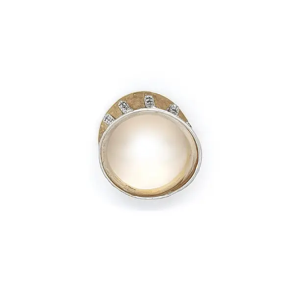 Ring with Zirconias in Gold Combination