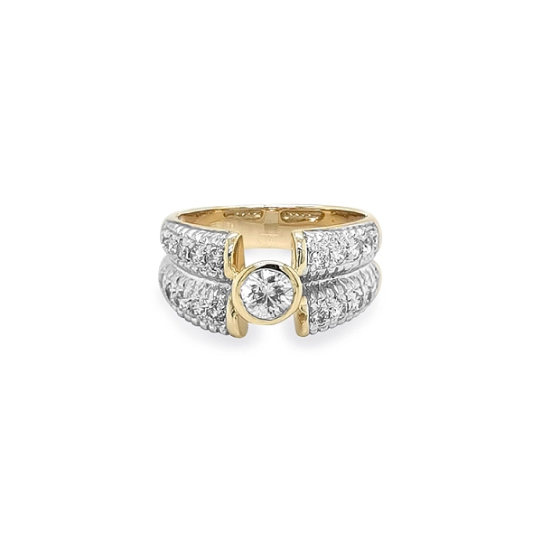 Gold Ring with Zircons