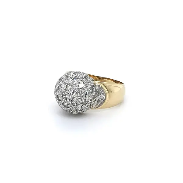 Ring with Zirconias in Gold Combination