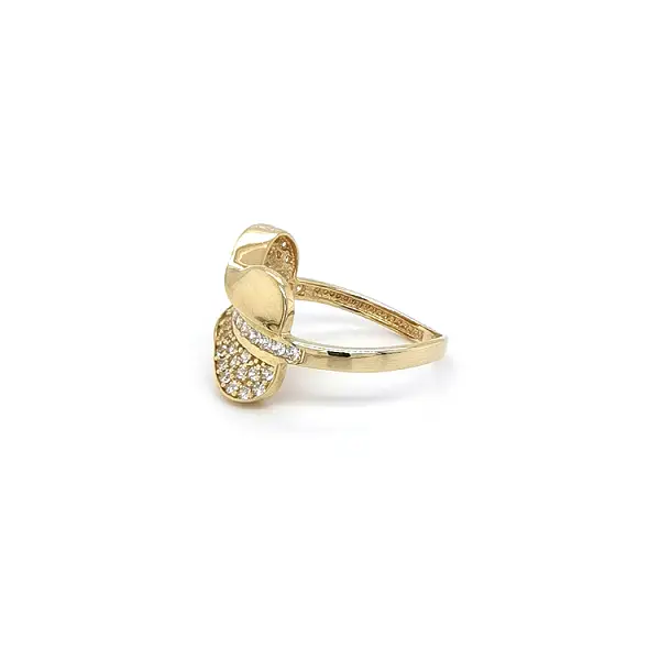 Gold Ring with Zircons