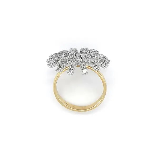 Ring with Zirconias in Gold Combination