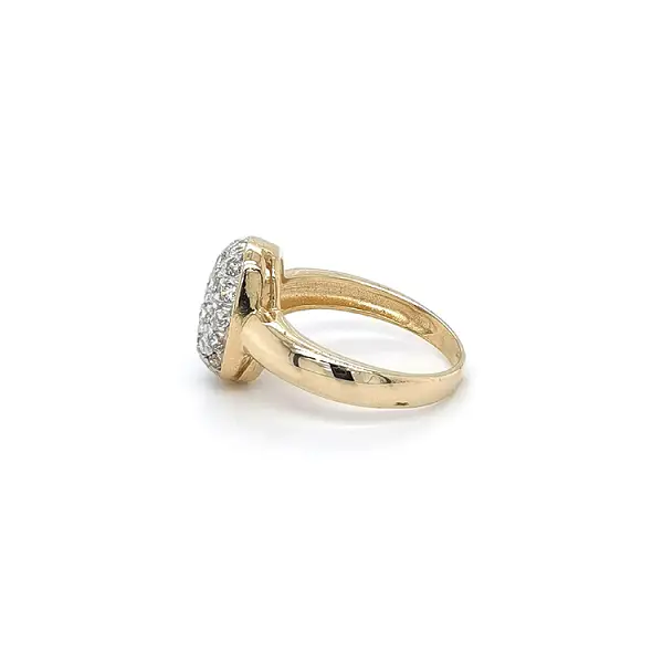 Gold Ring with Zircons