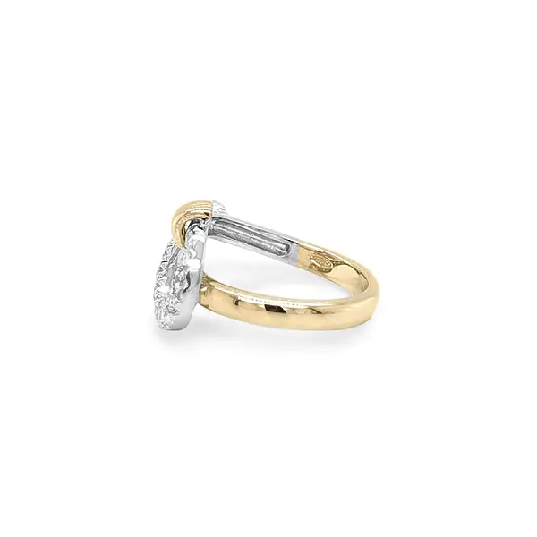 Gold Ring with Zircons