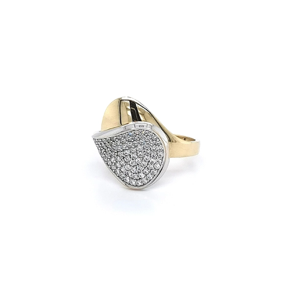 Gold Ring with Zircons