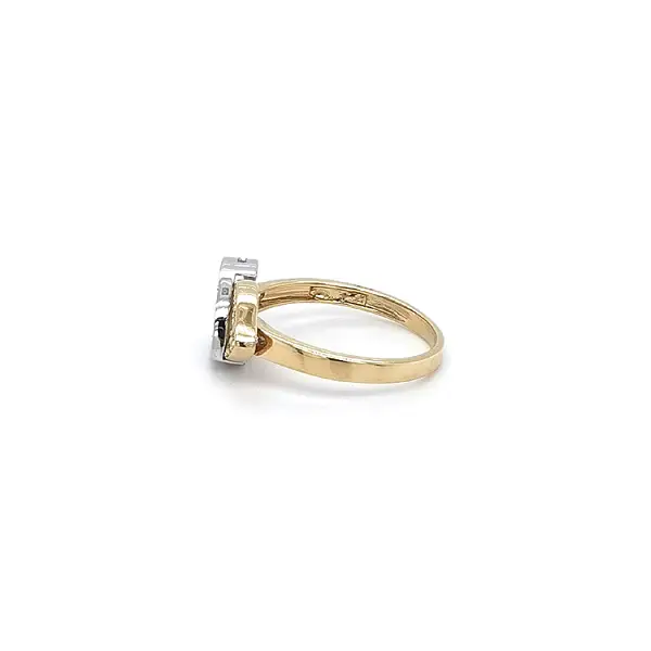 Ring with Zirconias in Gold Combination