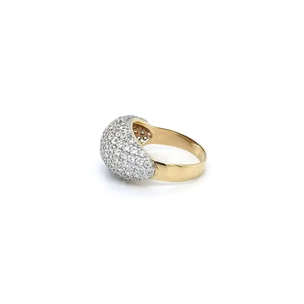 Gold Ring with Zircons