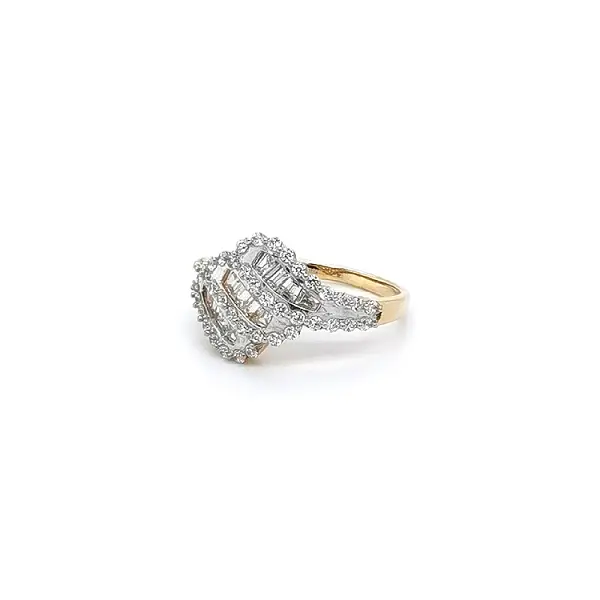 Ring with Zirconias in Gold Combination